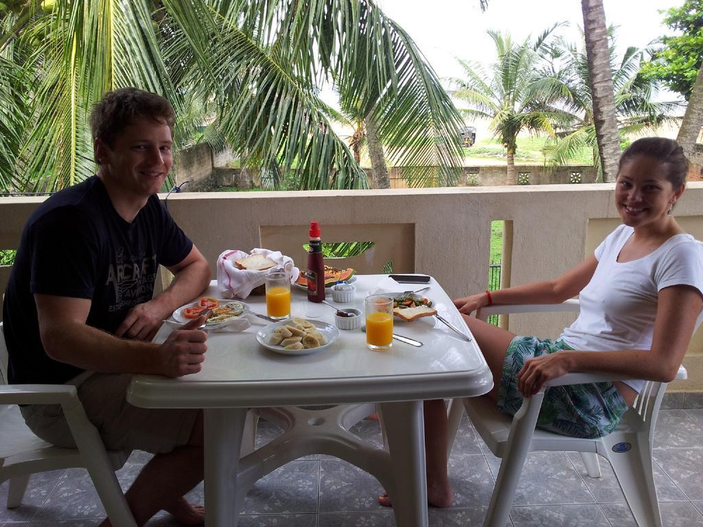 Janishi Residencies Hotel Negombo Bagian luar foto