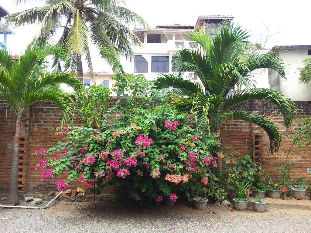 Janishi Residencies Hotel Negombo Bagian luar foto