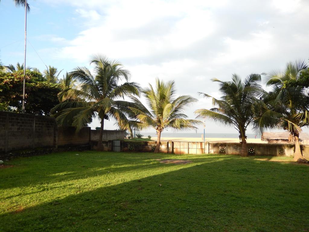 Janishi Residencies Hotel Negombo Bagian luar foto